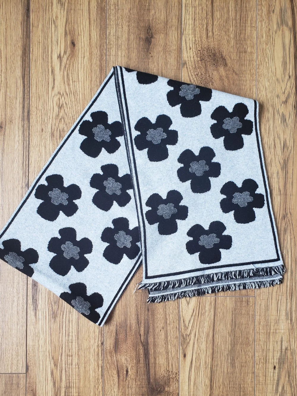 HILDLI set Of 2 Soft Wool Like Scarfs 71